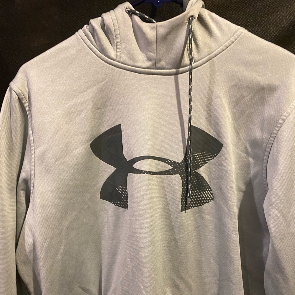 Gray Under Armour Sweatshirt sized Large